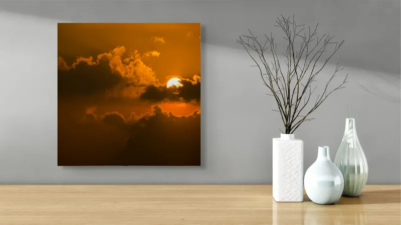 Tablou Canvas, "Soarele ascuns printre nori aurii", Soare, Apus, Nori, Cer, Portocaliu, Umbre, Lumină, Strălucire, Oglindire, Natură, 50 x 50 cm – poza 3