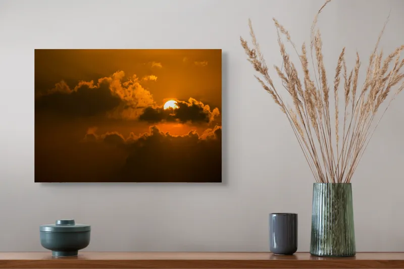 Tablou Canvas, "Soarele ascuns printre nori aurii", Soare, Apus, Nori, Cer, Portocaliu, Umbre, Lumină, Strălucire, Oglindire, Natură, 54 x 39 cm – poza 4