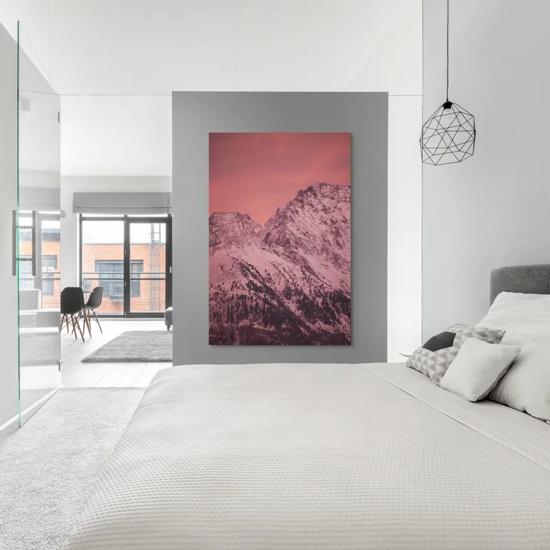 Tablou Canvas, "Tainicul amurg al munților înzăpeziți", Montană, Zăpadă, Creste, Cer, Roz, Apus, Imagine, Frumusețe, Liniște, Peisaj, 100 x 150 cm – poza 5