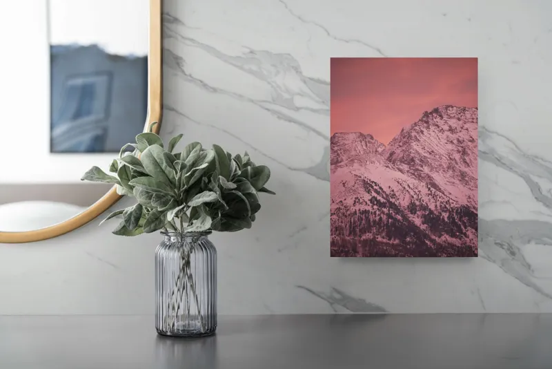 Tablou Canvas, "Tainicul amurg al munților înzăpeziți", Montană, Zăpadă, Creste, Cer, Roz, Apus, Imagine, Frumusețe, Liniște, Peisaj, 26 x 39 cm – poza 4