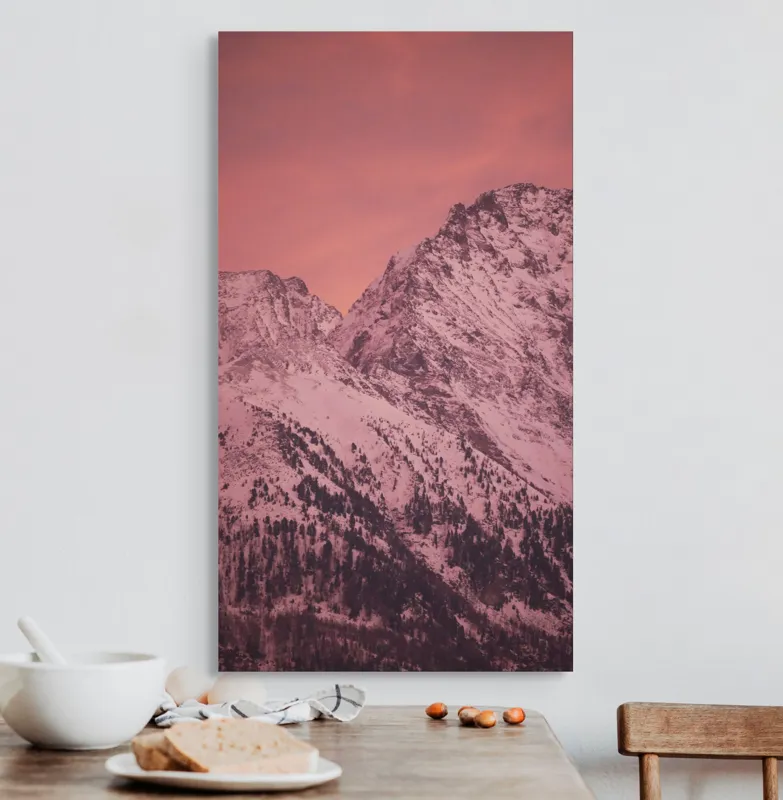 Tablou Canvas, "Tainicul amurg al munților înzăpeziți", Montană, Zăpadă, Creste, Cer, Roz, Apus, Imagine, Frumusețe, Liniște, Peisaj, 50 x 90 cm – poza 3
