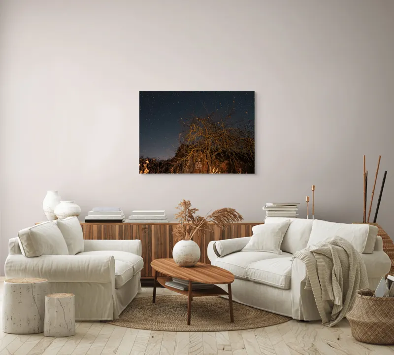 Tablou Canvas, "Stele deasupra unui copac uscat", Cer, Stele, Copac, Noapte, Clădire, Rămășițe, Tăcere, Mister, Natură, Frumusețe, 100 x 70 cm – poza 3