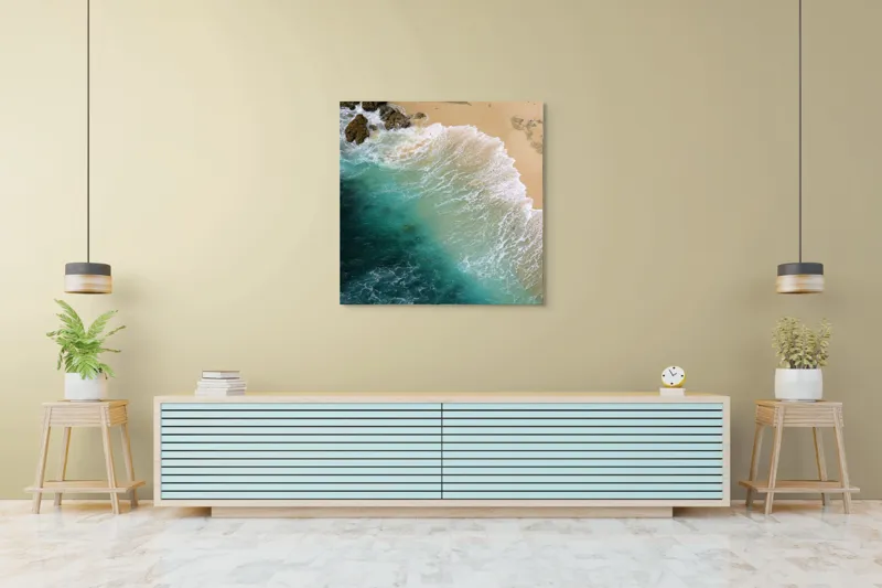 Tablou Canvas, "Valurile mării pe țărmul nisipos", Ocean, Valuri, Nisip, Țărm, Albastru, Spumă, Stânci, Natură, 100 x 100 cm – poza 5