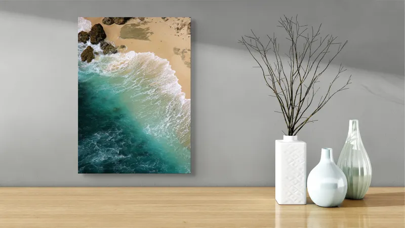 Tablou Canvas, "Valurile mării pe țărmul nisipos", Ocean, Valuri, Nisip, Țărm, Albastru, Spumă, Stânci, Natură, 39 x 54 cm – poza 4