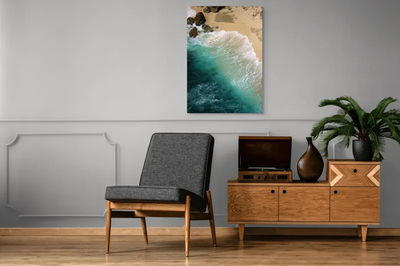 Tablou Canvas, "Valurile mării pe țărmul nisipos", Ocean, Valuri, Nisip, Țărm, Albastru, Spumă, Stânci, Natură, 70 x 100 cm – poza 6