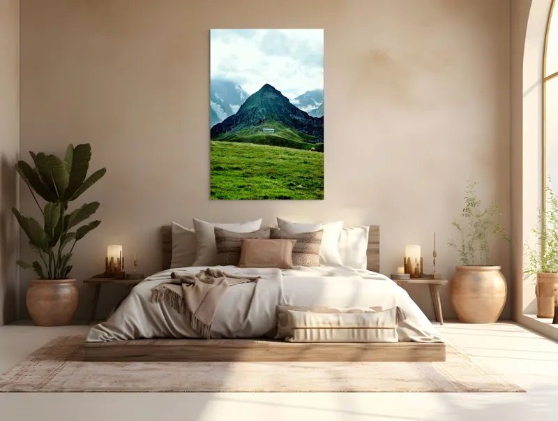 Tablou Canvas, "Cabana singuratică între munți verzi", Munți, Vârf, Iarbă, Norii, Cabana, Peisaj, Pășune, Stânci., 100 x 150 cm – poza 3