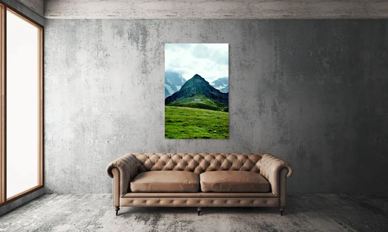 Tablou Canvas, "Cabana singuratică între munți verzi", Munți, Vârf, Iarbă, Norii, Cabana, Peisaj, Pășune, Stânci., 100 x 150 cm – poza 6
