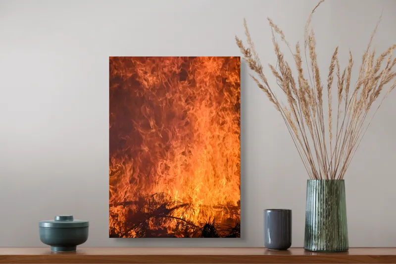 Tablou Canvas, "Focul în dansul etern al flăcărilor", Foc, Flăcări, Căldură, Intensitate, Ardere, Strălucire, Energie, 39 x 54 cm – poza 3