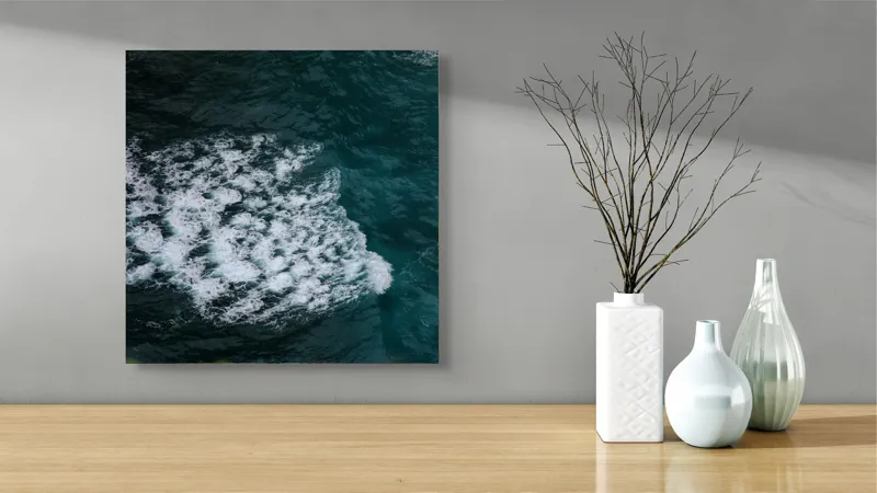 Tablou Canvas, "Valuri spumoase în largul mării", Ocean, Valuri, Spumă, Albastru, Natură, Energic, Dinamic, Apă, Profund., 50 x 50 cm – poza 3