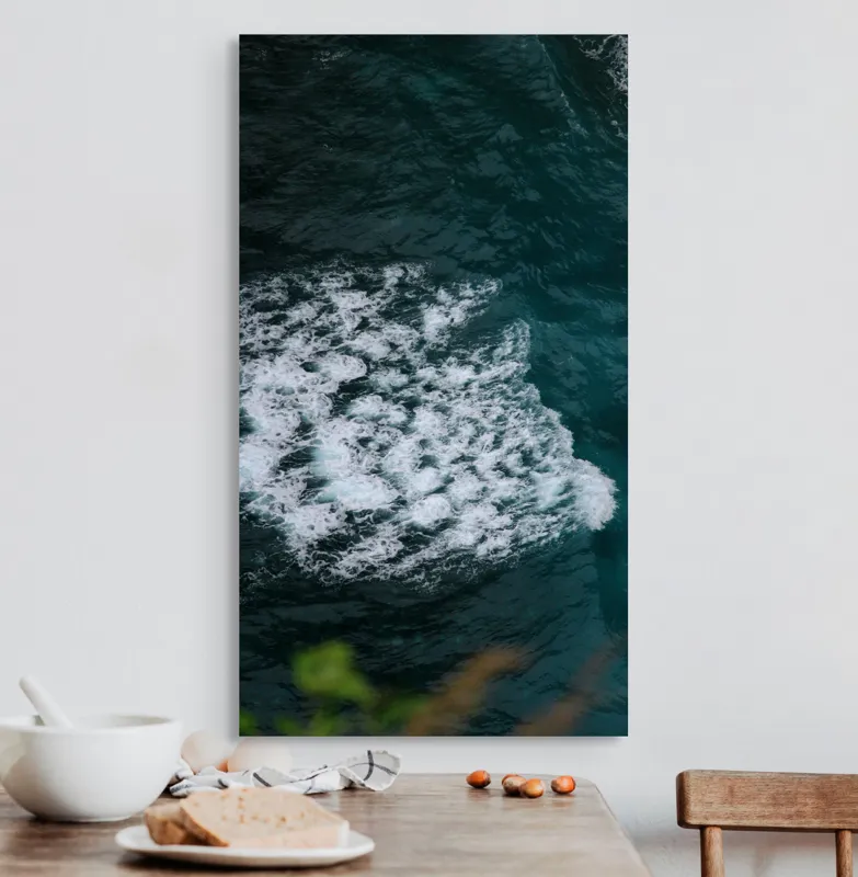 Tablou Canvas, "Valuri spumoase în largul mării", Ocean, Valuri, Spumă, Albastru, Natură, Energic, Dinamic, Apă, Profund., 50 x 90 cm – poza 3