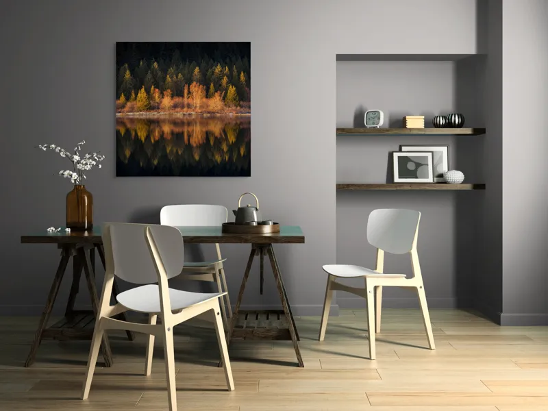 Tablou Canvas, "Lumina aurie în pădurea adormită", Reflecție, Pădure, Lac, Copaci, Toamnă, Apus, Lumină, Frumusețe, Natură, Serenitate, 100 x 100 cm – poza 6