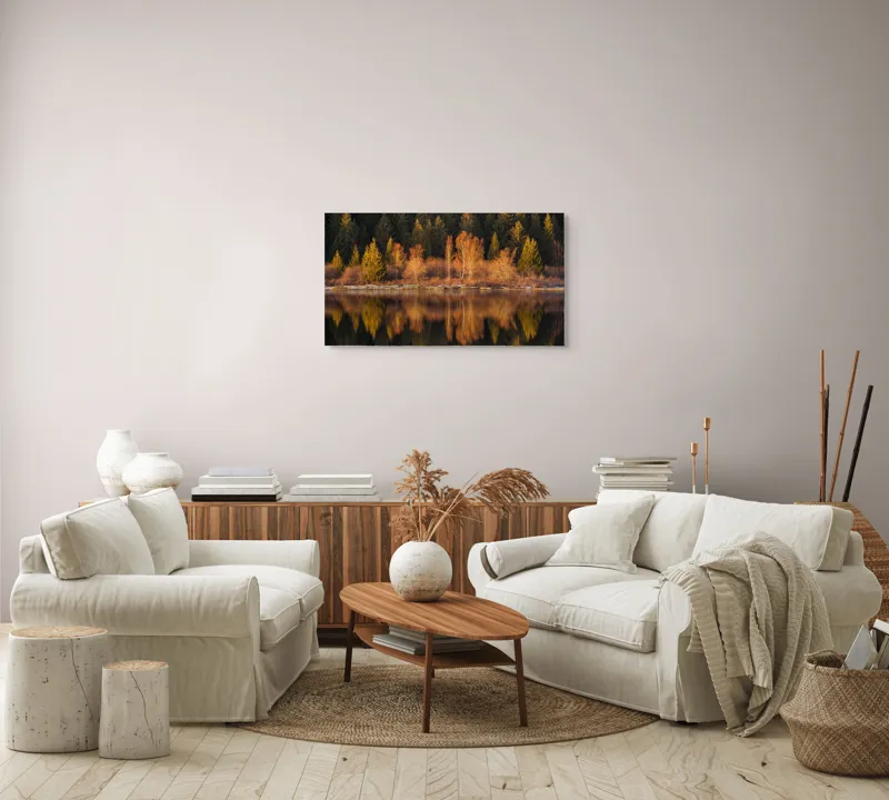 Tablou Canvas, "Lumina aurie în pădurea adormită", Reflecție, Pădure, Lac, Copaci, Toamnă, Apus, Lumină, Frumusețe, Natură, Serenitate, 90 x 50 cm – poza 4