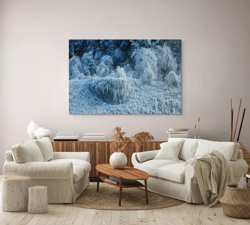 Tablou Canvas, "Pădure înghețată în liniștea iernii", Gheață, Pădure, Iarnă, Turturi, Frig, Natură, Peisaj, Alb, Înghețat, Copaci, 150 x 100 cm – poza 3