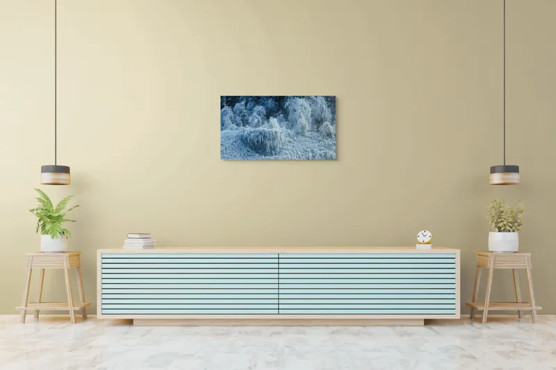 Tablou Canvas, "Pădure înghețată în liniștea iernii", Gheață, Pădure, Iarnă, Turturi, Frig, Natură, Peisaj, Alb, Înghețat, Copaci, 90 x 50 cm – poza 5