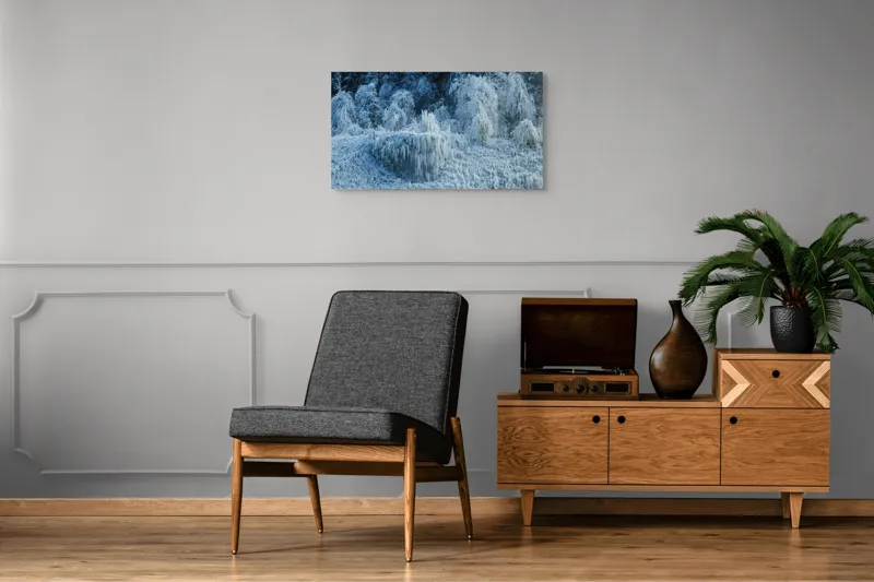 Tablou Canvas, "Pădure înghețată în liniștea iernii", Gheață, Pădure, Iarnă, Turturi, Frig, Natură, Peisaj, Alb, Înghețat, Copaci, 90 x 50 cm – poza 6