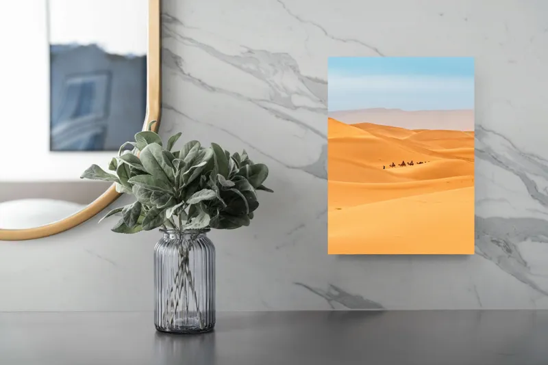 Tablou Canvas, "Caravană de cămile în deșert", Dune, Cămile, Aurii, Albastru, Orizont, Deșert, Nisip, Peisaj, Cer, Valuri, 26 x 39 cm – poza 4