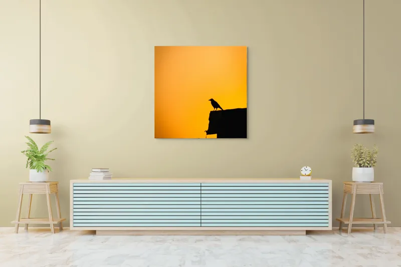 Tablou Canvas, "Corbul la apus de soare", Siluetă, Apus, Cioară, Cer, Portocaliu, Contur, Umbra, Zbor, Liniște, Răscruce, 100 x 100 cm – poza 5