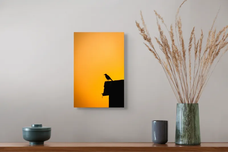 Tablou Canvas, "Corbul la apus de soare", Siluetă, Apus, Cioară, Cer, Portocaliu, Contur, Umbra, Zbor, Liniște, Răscruce, 26 x 39 cm – poza 5