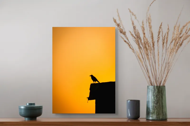 Tablou Canvas, "Corbul la apus de soare", Siluetă, Apus, Cioară, Cer, Portocaliu, Contur, Umbra, Zbor, Liniște, Răscruce, 39 x 54 cm – poza 3