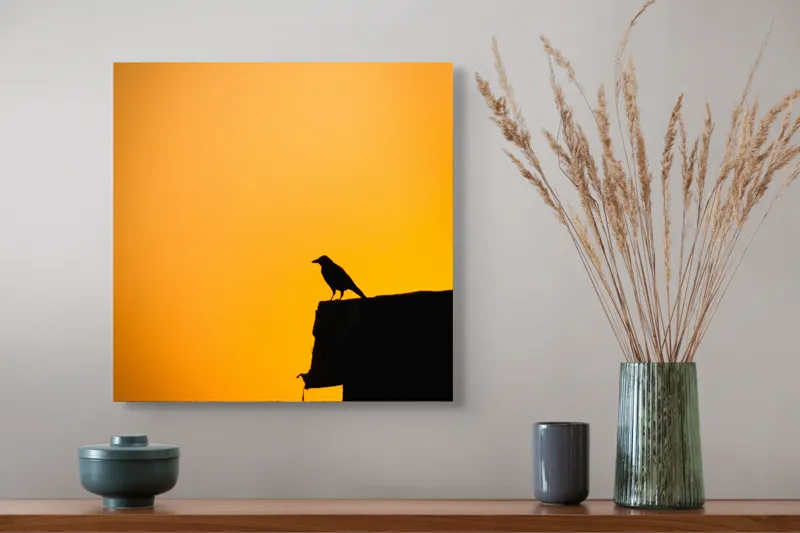 Tablou Canvas, "Corbul la apus de soare", Siluetă, Apus, Cioară, Cer, Portocaliu, Contur, Umbra, Zbor, Liniște, Răscruce, 50 x 50 cm – poza 4