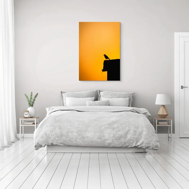 Tablou Canvas, "Corbul la apus de soare", Siluetă, Apus, Cioară, Cer, Portocaliu, Contur, Umbra, Zbor, Liniște, Răscruce, 70 x 100 cm – poza 3
