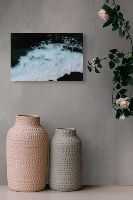 Tablou Canvas, "Vâltoarea albastră a oceanului misterios", Vijelie, Spumă, Ocean, Albastru, Mișcare, Natură, Energie, Vitejie, Valuri, Intenție, 39 x 26 cm – poza 4