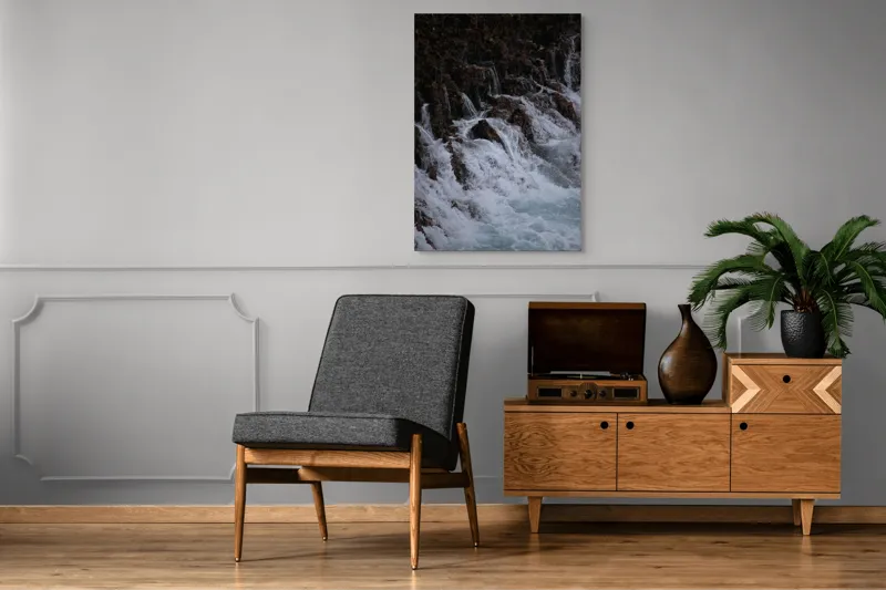 Tablou Canvas, "Cascada înspumată peste stânci abrupte", Cascadă, Piatră, Spumă, Apă, Natură, Forță, Curgere, Impact, Zgomot, Energie, 70 x 100 cm – poza 6