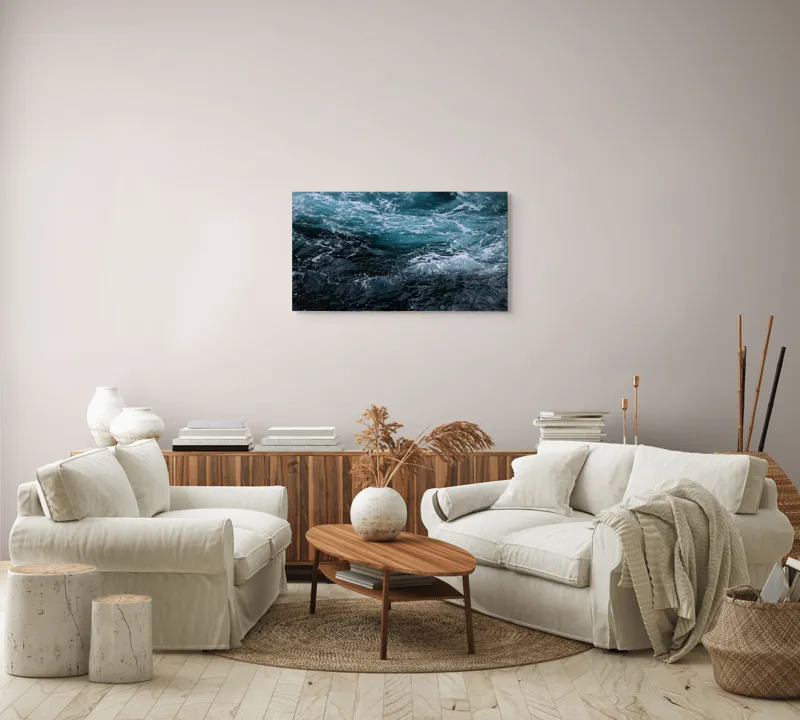 Tablou Canvas, "Valuri spumoase în întuneric marin", Vârtej, Apă, Albastru, Valuri, Spumă, Mișcare, Profund, Ocean, Energie, 90 x 50 cm – poza 4