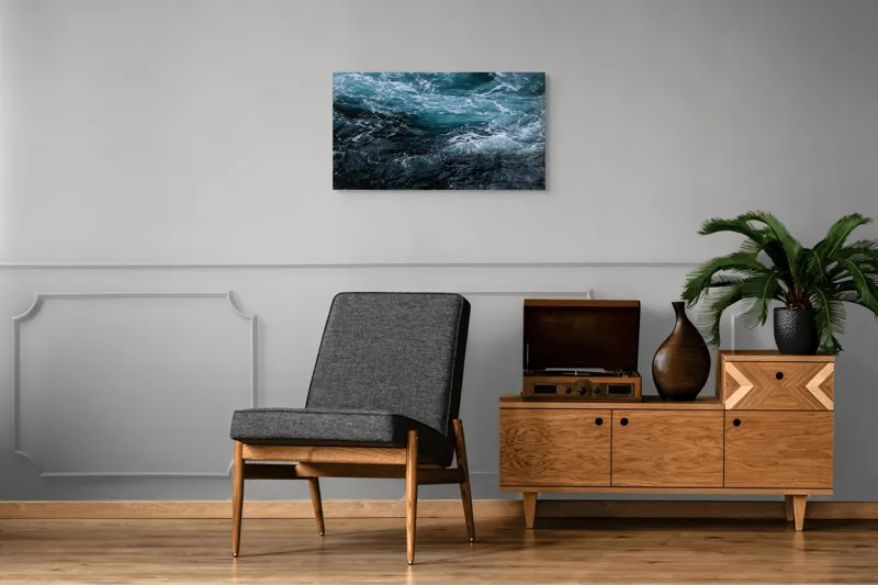 Tablou Canvas, "Valuri spumoase în întuneric marin", Vârtej, Apă, Albastru, Valuri, Spumă, Mișcare, Profund, Ocean, Energie, 90 x 50 cm – poza 6