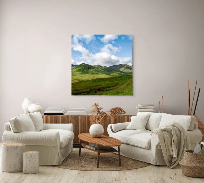 Tablou Canvas, "Văile verzi sub cer albastru", Nori, Munți, Verdeață, Cer, Natură, Peisaj, Frumusețe, Seninătate., 100 x 100 cm – poza 3