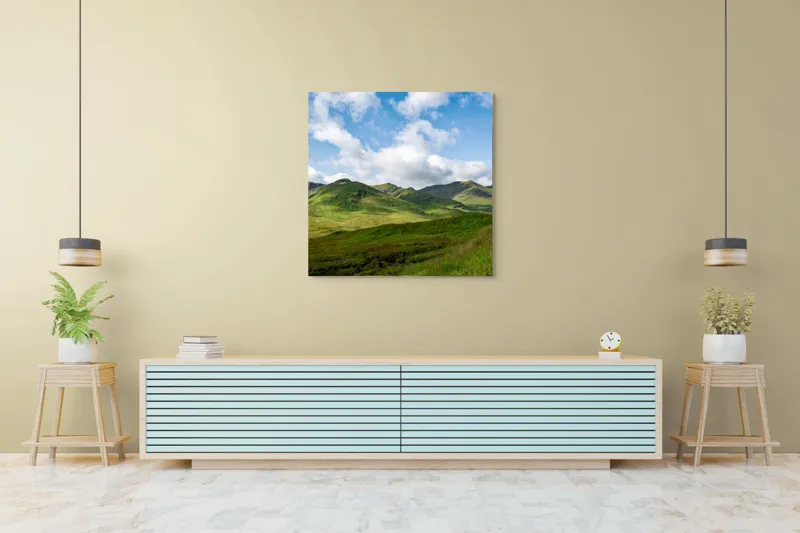 Tablou Canvas, "Văile verzi sub cer albastru", Nori, Munți, Verdeață, Cer, Natură, Peisaj, Frumusețe, Seninătate., 100 x 100 cm – poza 5