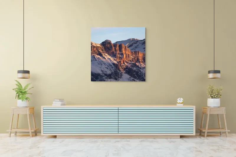 Tablou Canvas, "Munții scăldați în lumina apusului", Munți, Roci, Zăpadă, Apus, Lumină, Natură, Peisaj., 100 x 100 cm – poza 5