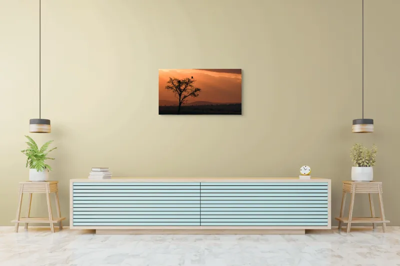 Tablou Canvas, "Un vultur la apus în savană", Apus, Copac, Pasăre, Siluetă, Serengeti, Cer, Peisaj, Natură, Culoare, Lumină, 90 x 50 cm – poza 5