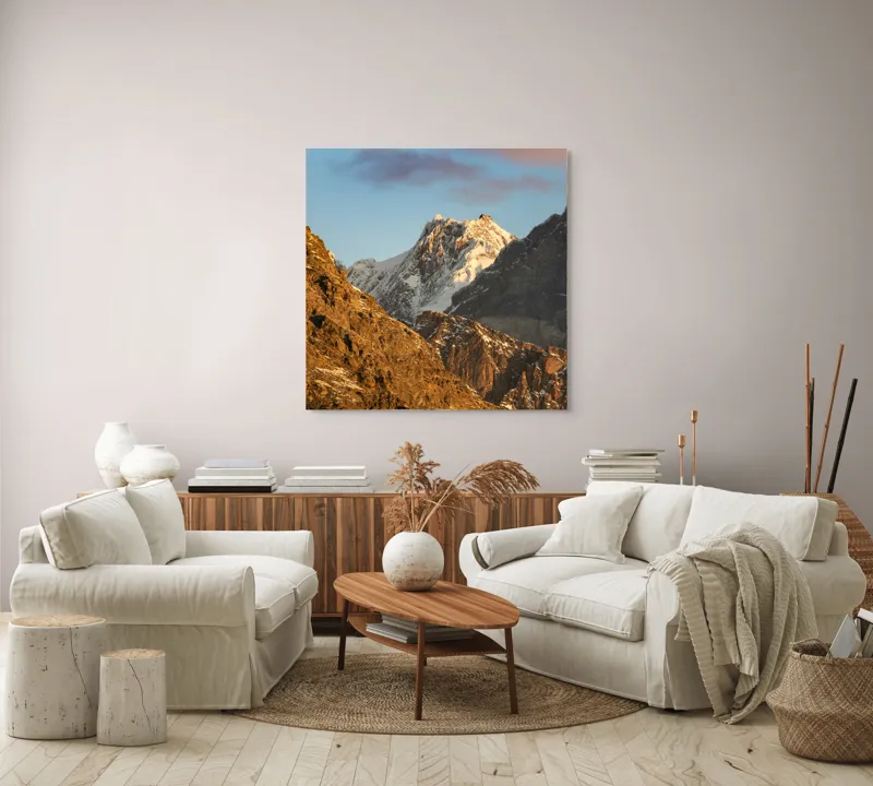 Tablou Canvas, "Vârfuri de munte în lumină aurie", Munți, Zăpadă, Răsărit, Forme, Stânci, Cer, Natură, 100 x 100 cm – poza 3