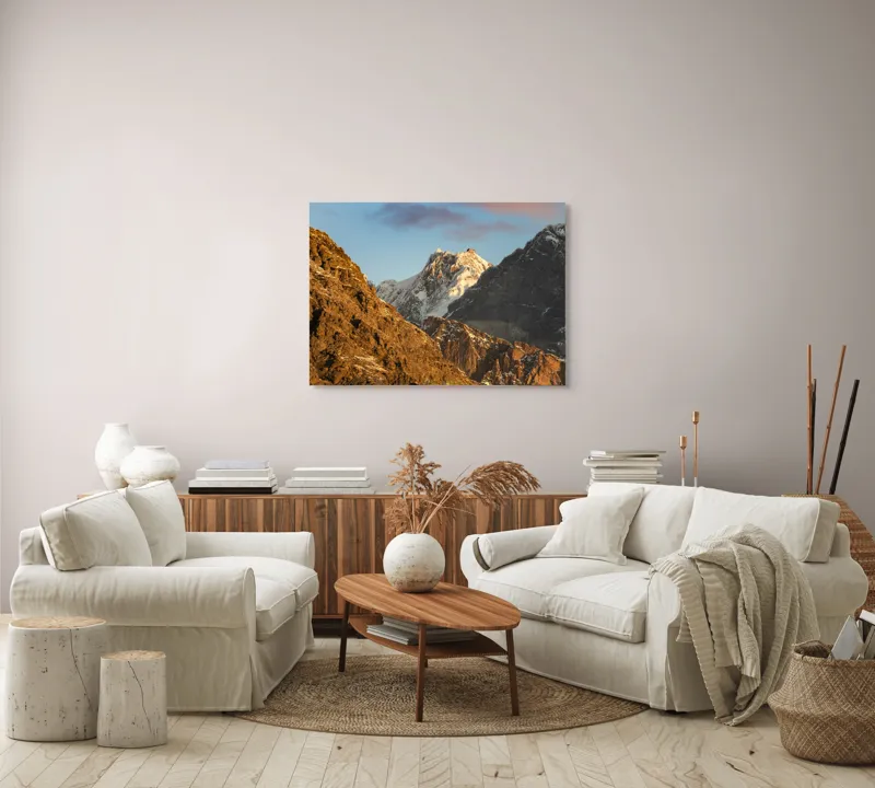 Tablou Canvas, "Vârfuri de munte în lumină aurie", Munți, Zăpadă, Răsărit, Forme, Stânci, Cer, Natură, 100 x 70 cm – poza 3
