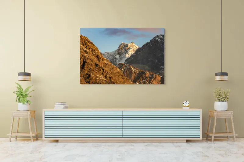 Tablou Canvas, "Vârfuri de munte în lumină aurie", Munți, Zăpadă, Răsărit, Forme, Stânci, Cer, Natură, 150 x 100 cm – poza 6