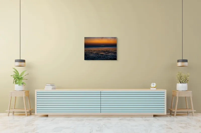Tablou Canvas, "Apusul viselor pe țărmul tăcerii", Apus, Reflexii, Maree, Siluete, Orizont, Lumină, Texturi, Serenitate, Contrast, Amurg, 70 x 50 cm – poza 7