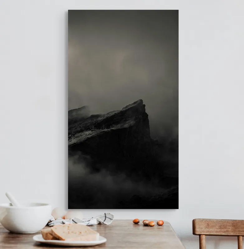 Tablou Canvas, "Misterele Munților Încețoșați Ai Nopții", Cetate, Negură, Mister, Sumbre, Vârf, Dramatic, Înălțime, Roci, Pătrunzător, Frig., 50 x 90 cm – poza 3