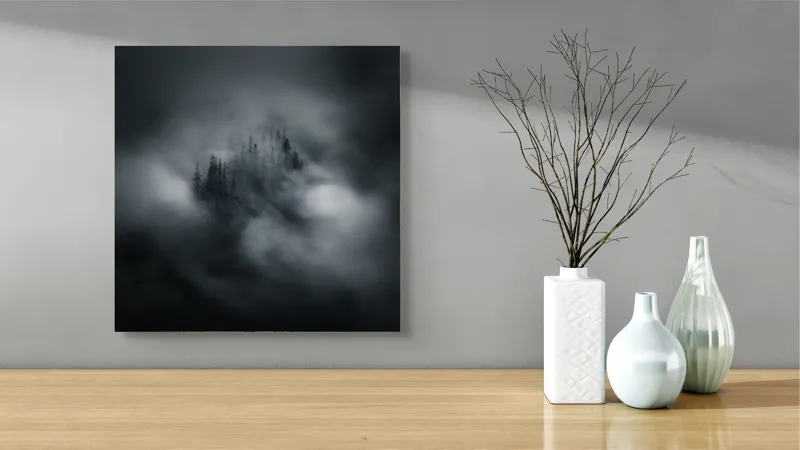 Tablou Canvas, "Misterul pădurii învăluite de cețuri", Nor, Ceață, Pădure, Mister, Întunecat, Spectral, Visător, Tăcere, 50 x 50 cm – poza 3