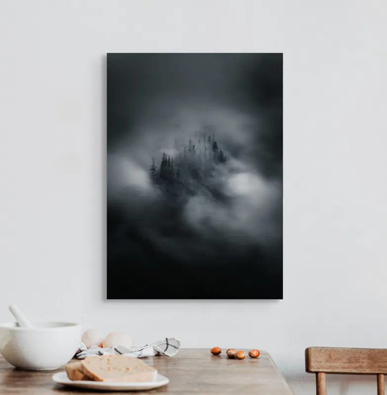 Tablou Canvas, "Misterul pădurii învăluite de cețuri", Nor, Ceață, Pădure, Mister, Întunecat, Spectral, Visător, Tăcere, 50 x 70 cm – poza 3