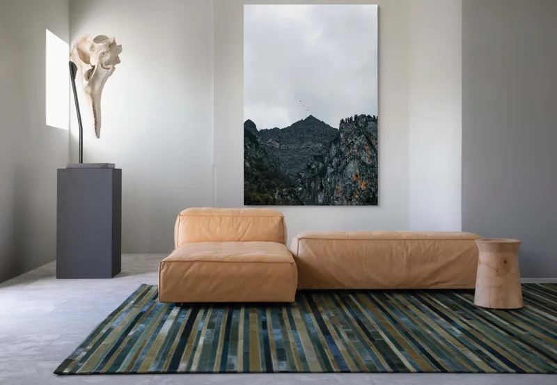 Tablou Canvas, "Zborul păsărilor deasupra munților stâncoși", Norii, Vârfuri, Pădure, Stânci, Păsări, Cer, Peisaj, 100 x 150 cm – poza 7
