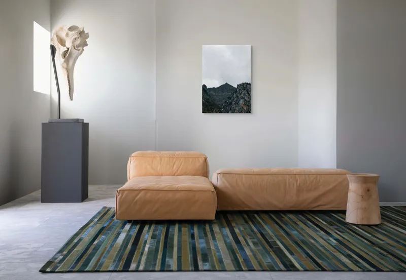 Tablou Canvas, "Zborul păsărilor deasupra munților stâncoși", Norii, Vârfuri, Pădure, Stânci, Păsări, Cer, Peisaj, 50 x 70 cm – poza 7