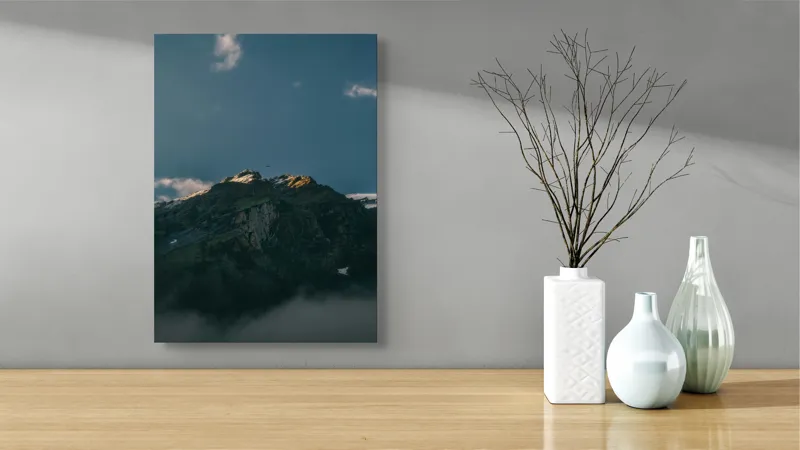 Tablou Canvas, "Lumina dimineții pe vârful muntelui", Munte, Nor, Apus, Raze, Piatra, Cer, Umbra, Lumină, 39 x 54 cm – poza 4