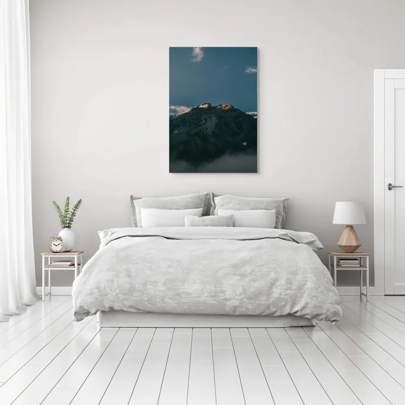 Tablou Canvas, "Lumina dimineții pe vârful muntelui", Munte, Nor, Apus, Raze, Piatra, Cer, Umbra, Lumină, 70 x 100 cm – poza 3