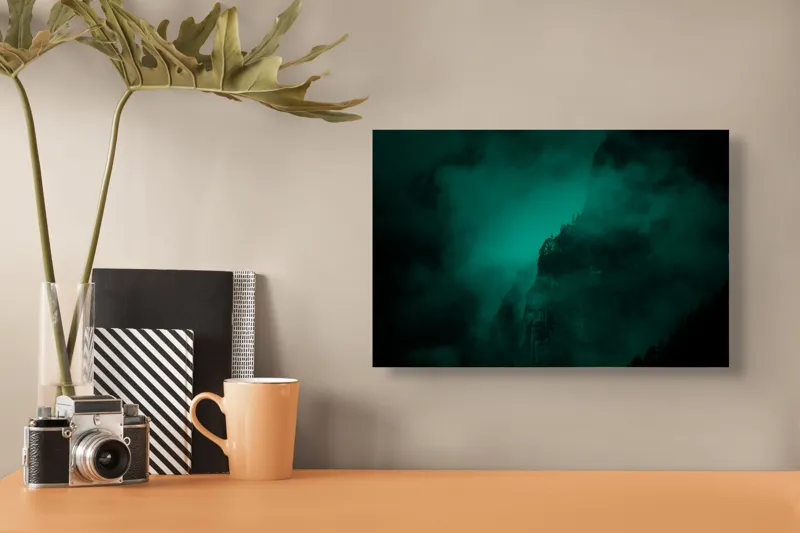 Tablou Canvas, "Muntele învăluit în ceață misterioasă", Abis, Ceață, Mister, Munte, Siluetă, Veridicitate, Umbre., 39 x 26 cm – poza 3
