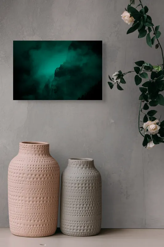 Tablou Canvas, "Muntele învăluit în ceață misterioasă", Abis, Ceață, Mister, Munte, Siluetă, Veridicitate, Umbre., 39 x 26 cm – poza 4