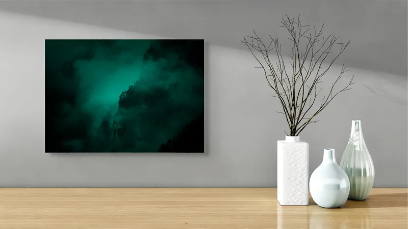 Tablou Canvas, "Muntele învăluit în ceață misterioasă", Abis, Ceață, Mister, Munte, Siluetă, Veridicitate, Umbre., 54 x 39 cm – poza 3