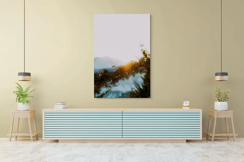 Tablou Canvas, "Raza soarelui printre crengi înzăpezite", Soare, Zăpadă, Ramură, Munte, Cer, Lumină, Iarnă, Peisaj, Natură, Frig., 100 x 150 cm – poza 4