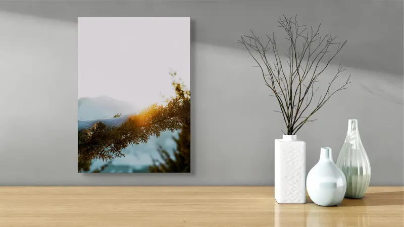 Tablou Canvas, "Raza soarelui printre crengi înzăpezite", Soare, Zăpadă, Ramură, Munte, Cer, Lumină, Iarnă, Peisaj, Natură, Frig., 39 x 54 cm – poza 4
