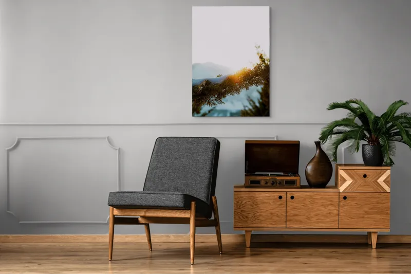 Tablou Canvas, "Raza soarelui printre crengi înzăpezite", Soare, Zăpadă, Ramură, Munte, Cer, Lumină, Iarnă, Peisaj, Natură, Frig., 70 x 100 cm – poza 6